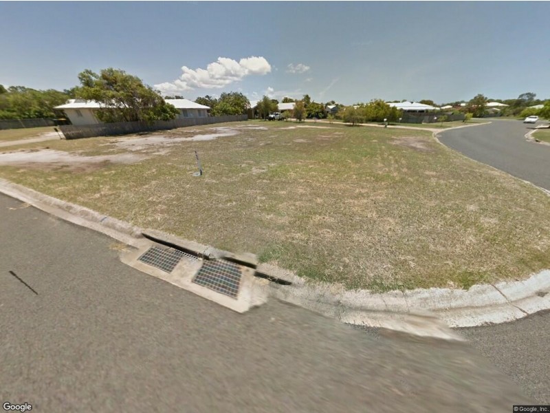 18 Lakes Blvd, Burrum Heads QLD 4659