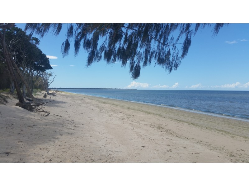 4 Eds Place, Burrum Heads QLD 4659