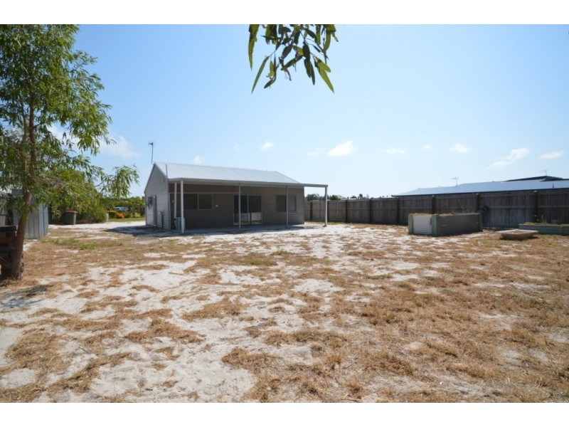 4 Eds Place, Burrum Heads QLD 4659