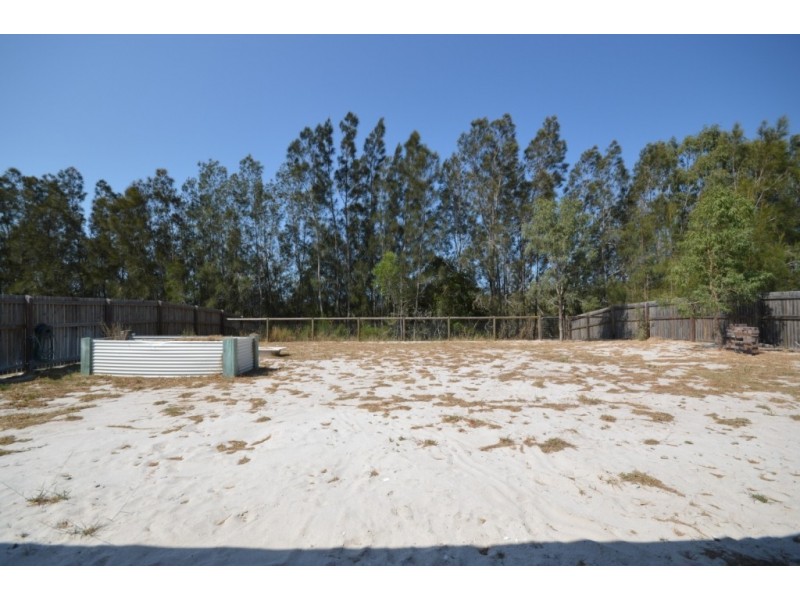 4 Eds Place, Burrum Heads QLD 4659