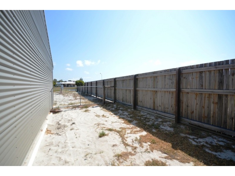4 Eds Place, Burrum Heads QLD 4659