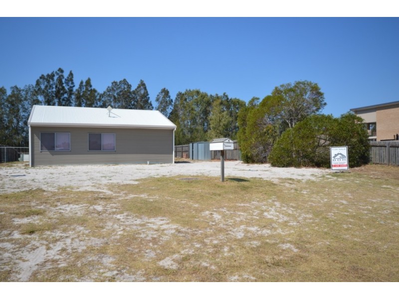 4 Eds Place, Burrum Heads QLD 4659