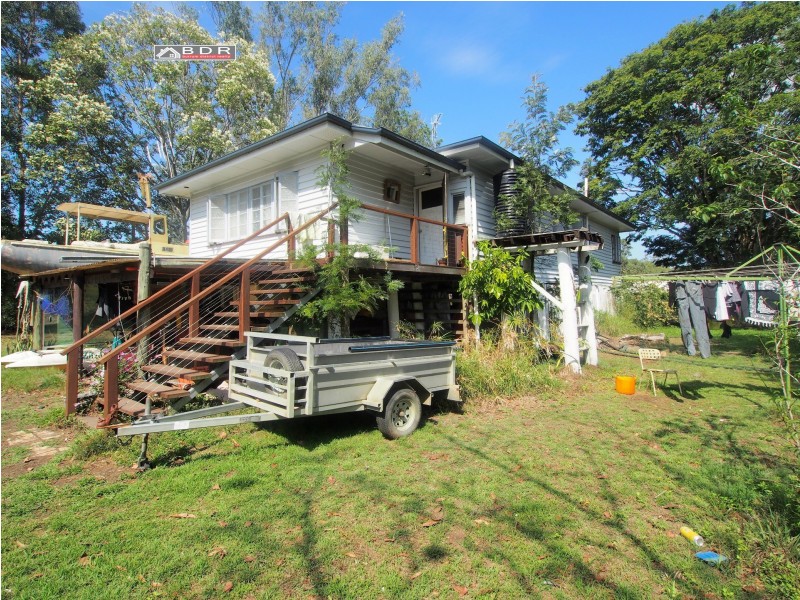 25 East Street, Howard QLD 4659