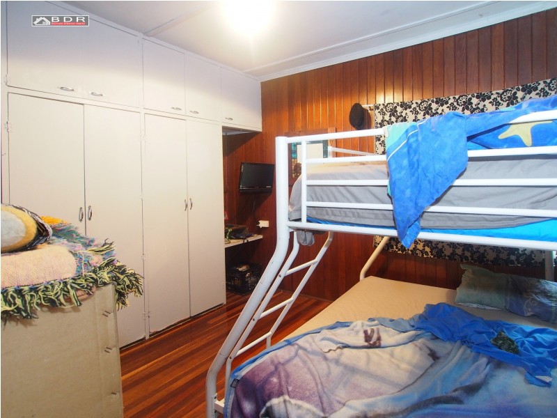25 East Street, Howard QLD 4659
