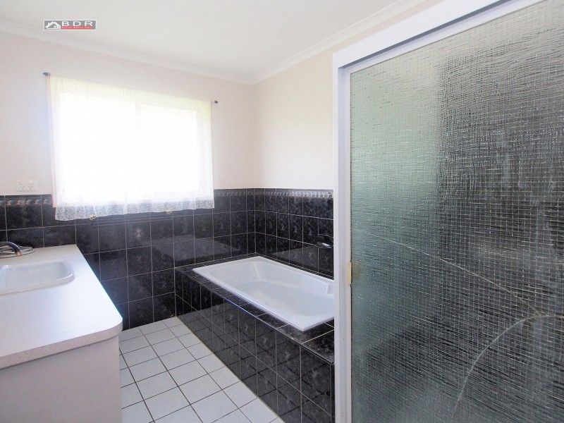 8-10 Annie Street, Howard QLD 4659