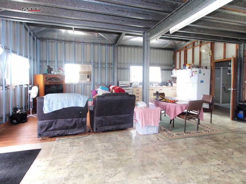 27553 Bruce Hwy, Childers QLD 4660