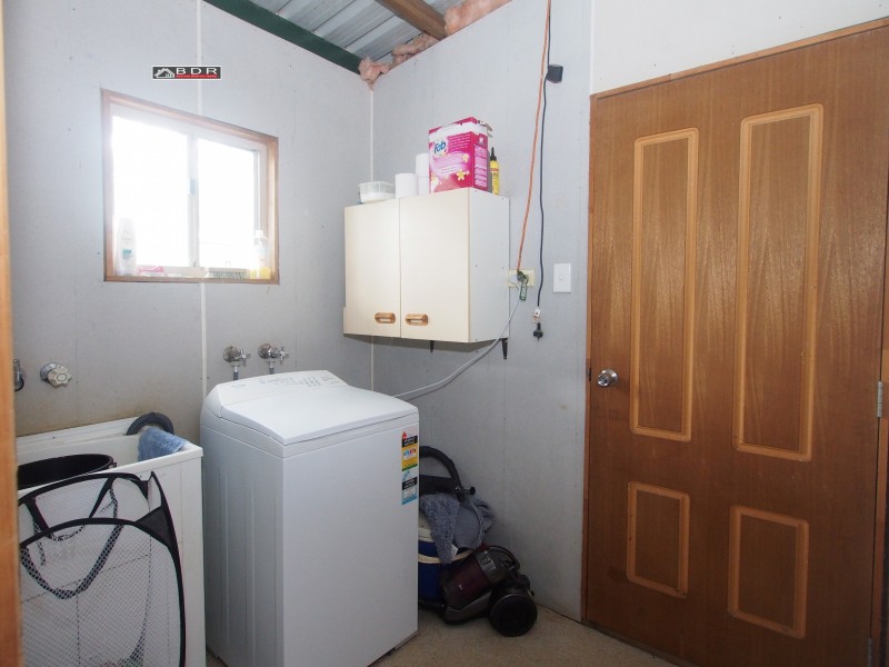 27553 Bruce Hwy, Childers QLD 4660