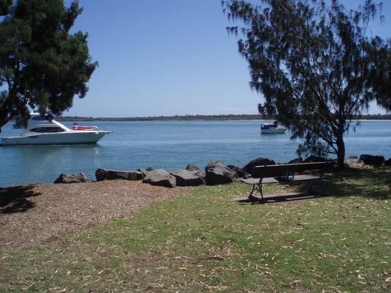 11 Barramundi Drive, Burrum Heads QLD 4659