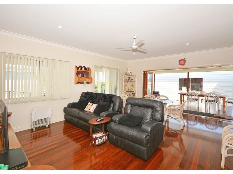 26 Hoffman Street, Burrum Heads QLD 4659