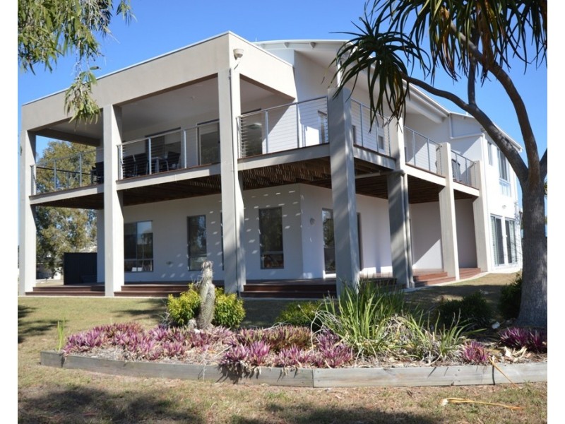 2 Tamarind Close, Burrum Heads QLD 4659