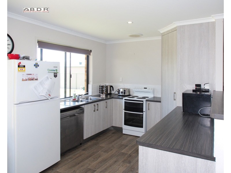 11 Annie Street, Howard QLD 4659