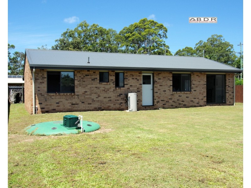 11 Annie Street, Howard QLD 4659