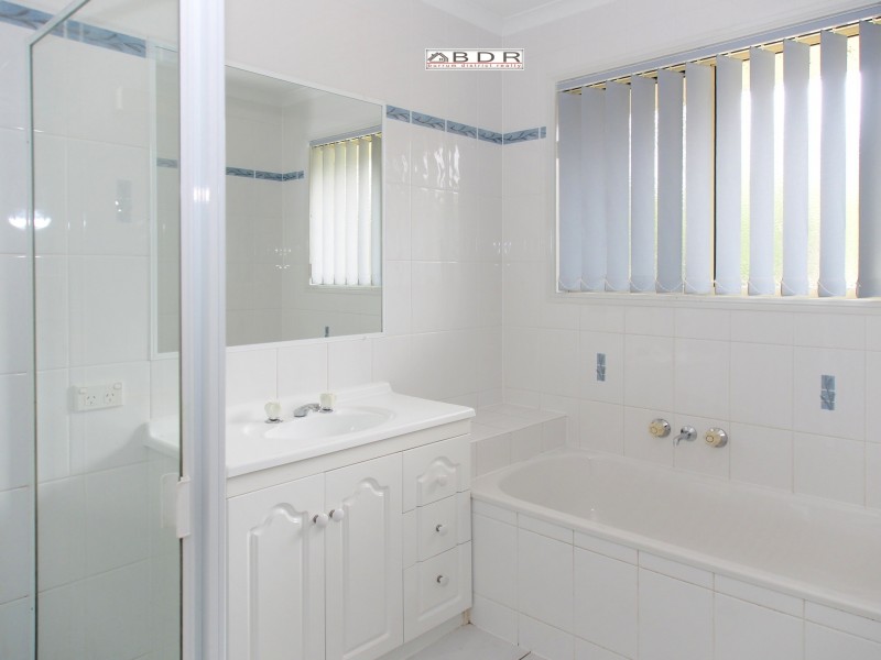 33 Ranch Park Drive, Pacific Haven QLD 4659