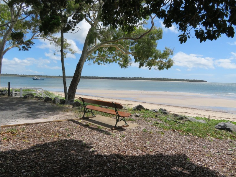 39 Ross Street, Burrum Heads QLD 4659