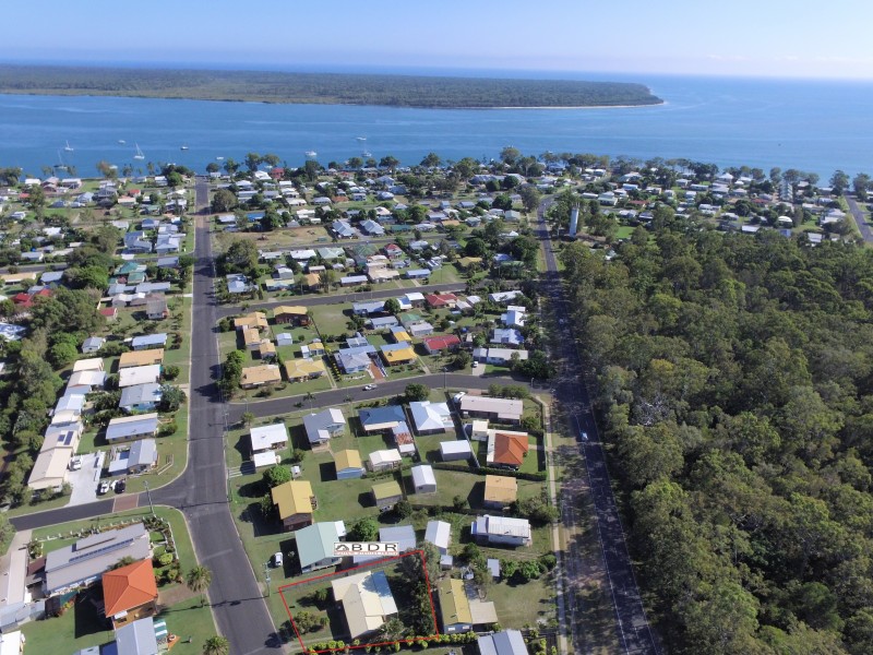 39 Ross Street, Burrum Heads QLD 4659
