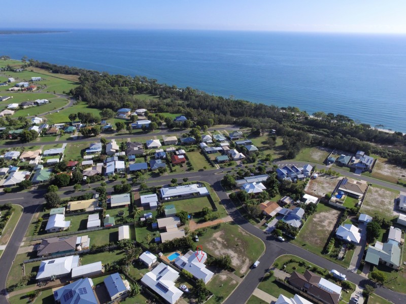 16 Lakes Boulevard, Burrum Heads QLD 4659