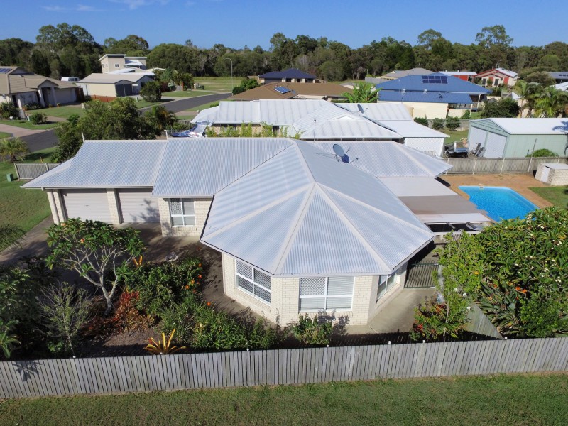 16 Lakes Boulevard, Burrum Heads QLD 4659