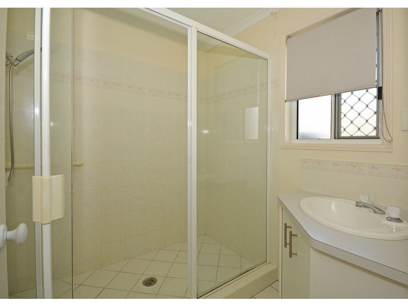 16 Lakes Boulevard, Burrum Heads QLD 4659