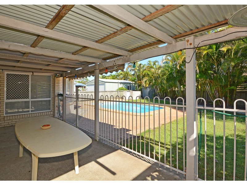 16 Lakes Boulevard, Burrum Heads QLD 4659