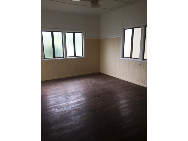 25 West Street, Childers QLD 4660