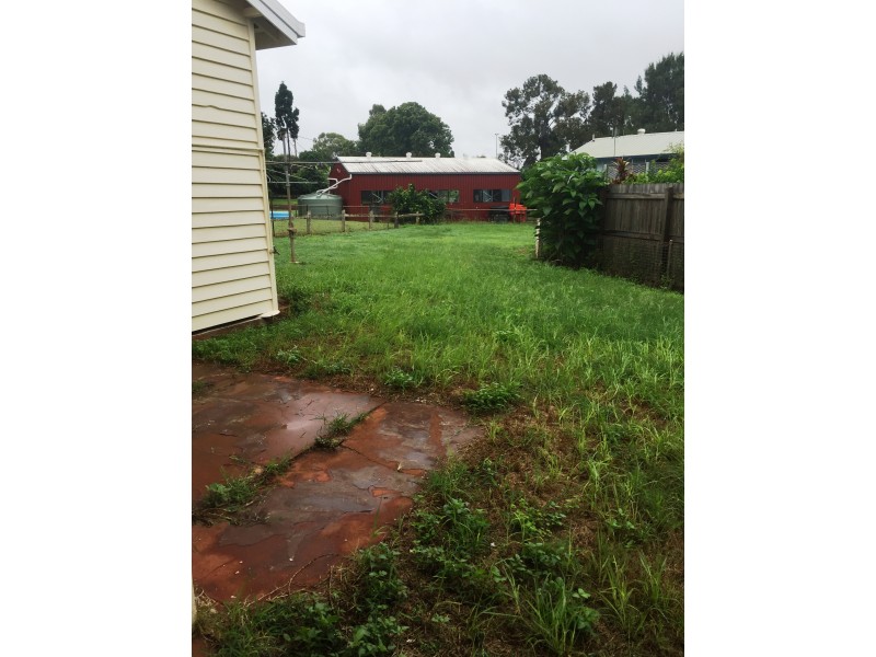 25 West Street, Childers QLD 4660