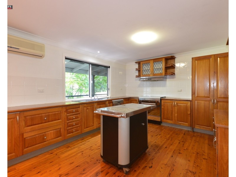 212 Pacific Haven Cct, Pacific Haven QLD 4659