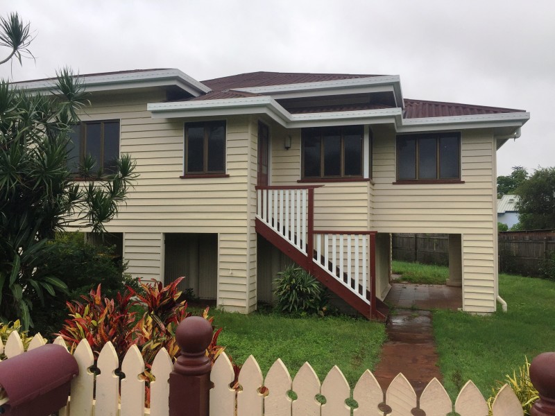 25 West Street, Childers QLD 4660