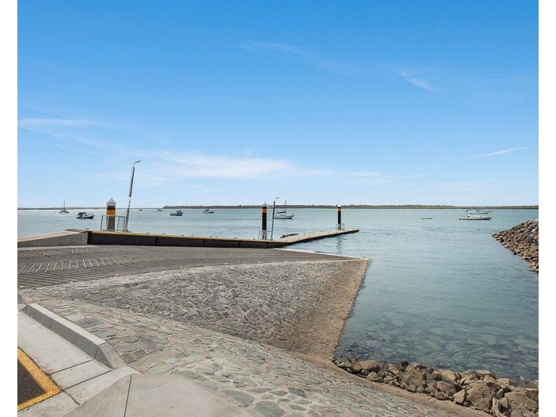 41 Beach Drive, Burrum Heads QLD 4659