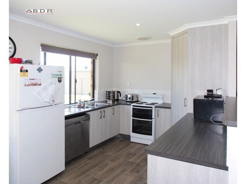 11 Annie Street, Howard QLD 4659