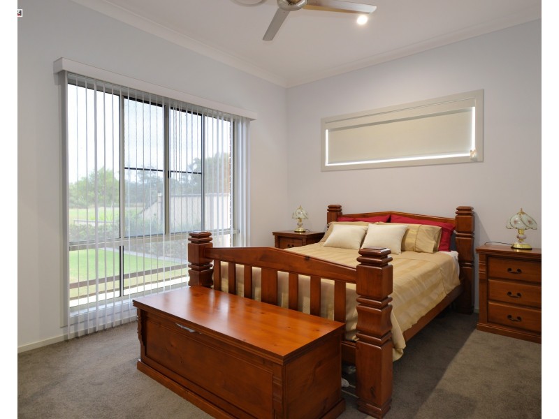 12 Bryan Court, Burrum Heads QLD 4659