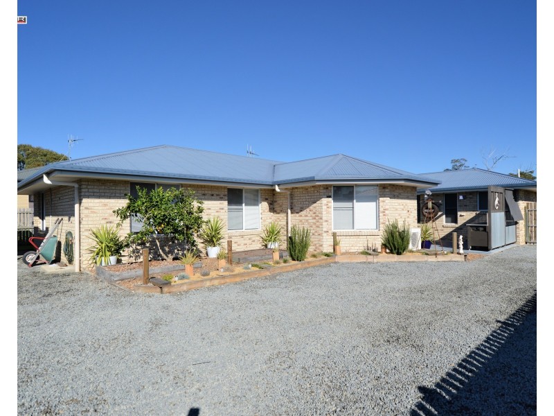 14 Lakeside Drive, Burrum Heads QLD 4659