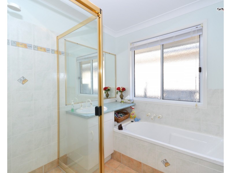 14 Lakeside Drive, Burrum Heads QLD 4659