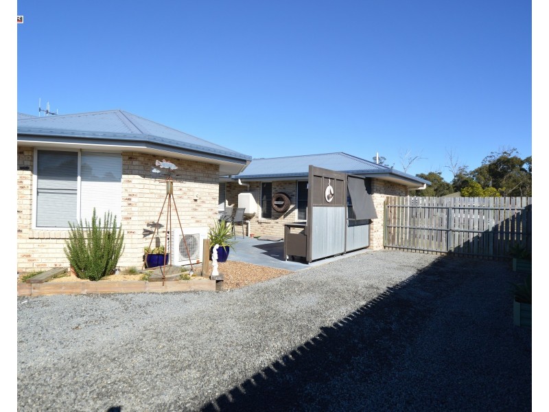 14 Lakeside Drive, Burrum Heads QLD 4659