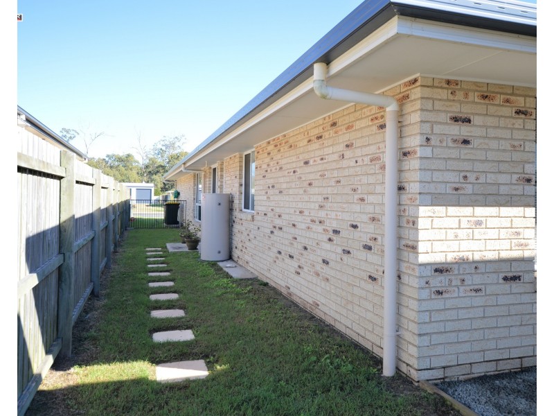 14 Lakeside Drive, Burrum Heads QLD 4659