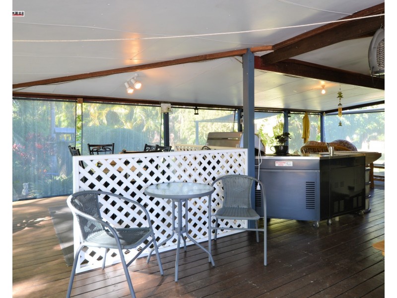 22 Lower Thomas Street, Howard QLD 4659