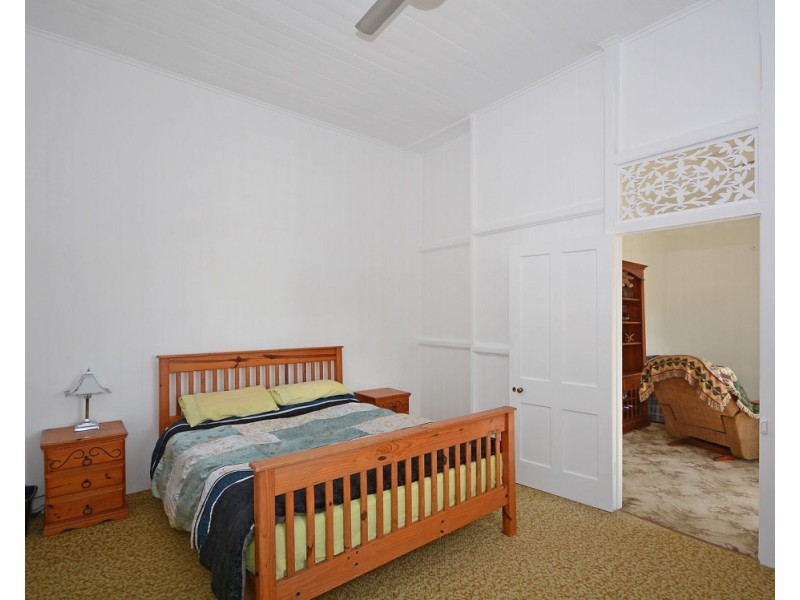 36 Robertson St, Torbanlea QLD 4662