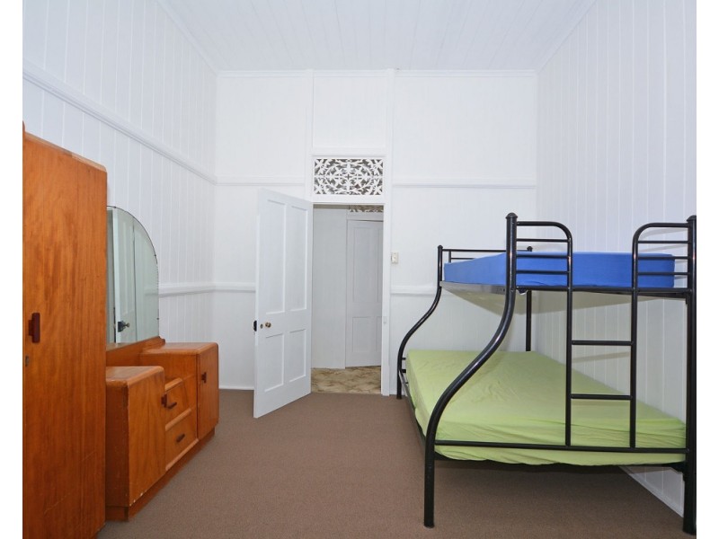 36 Robertson St, Torbanlea QLD 4662