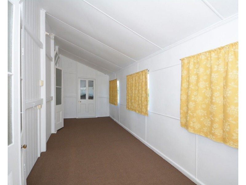 36 Robertson St, Torbanlea QLD 4662