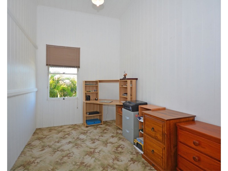36 Robertson St, Torbanlea QLD 4662