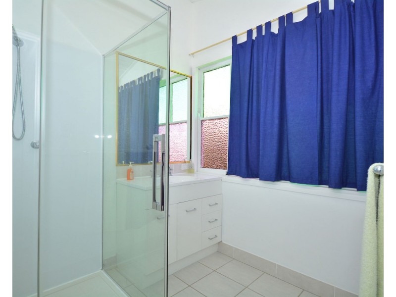 36 Robertson St, Torbanlea QLD 4662