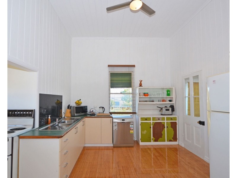 36 Robertson St, Torbanlea QLD 4662