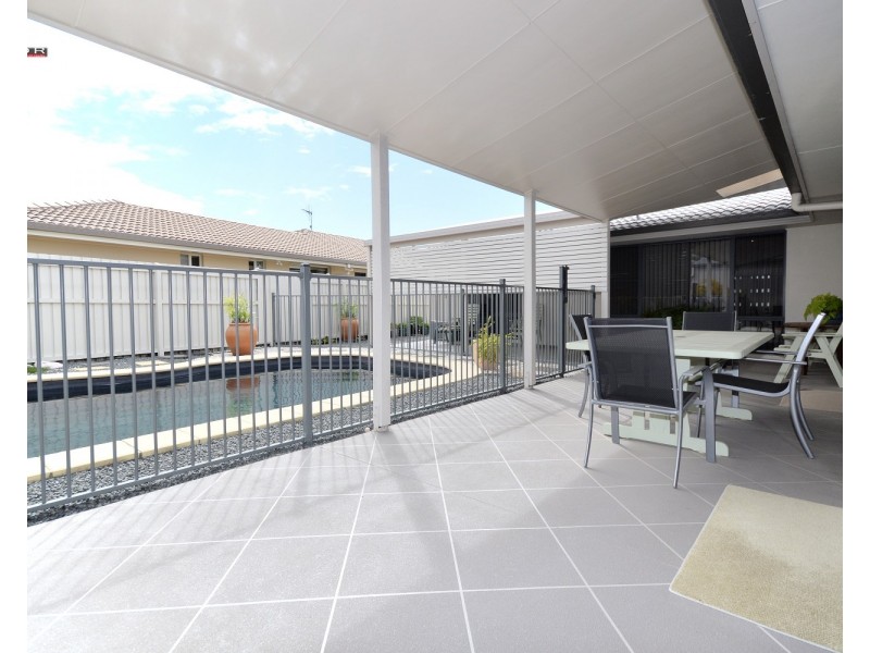 8 Louise Drive, Burrum Heads QLD 4659