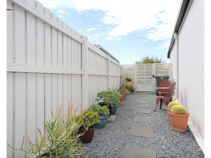 8 Louise Drive, Burrum Heads QLD 4659