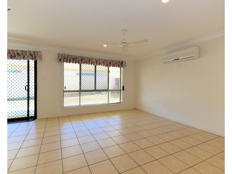 1/4 Pilbara Way, Burrum Heads QLD 4659