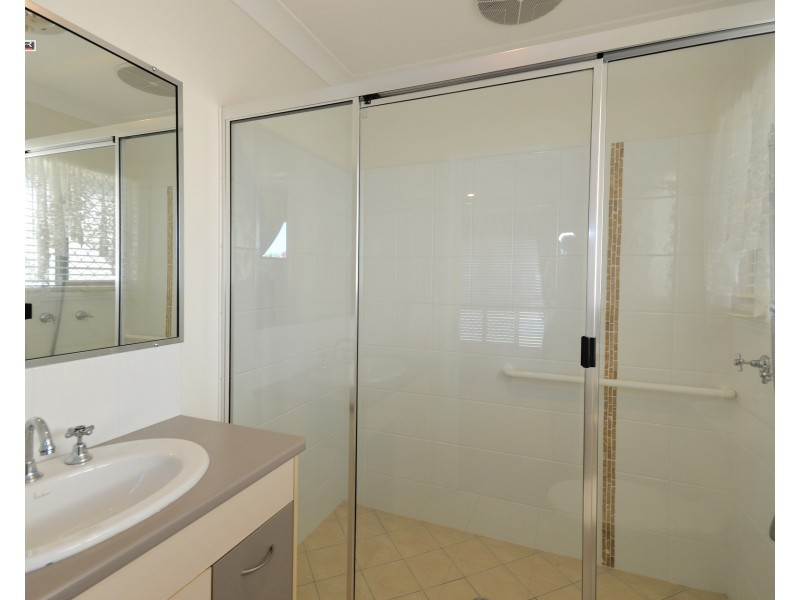 1/4 Pilbara Way, Burrum Heads QLD 4659