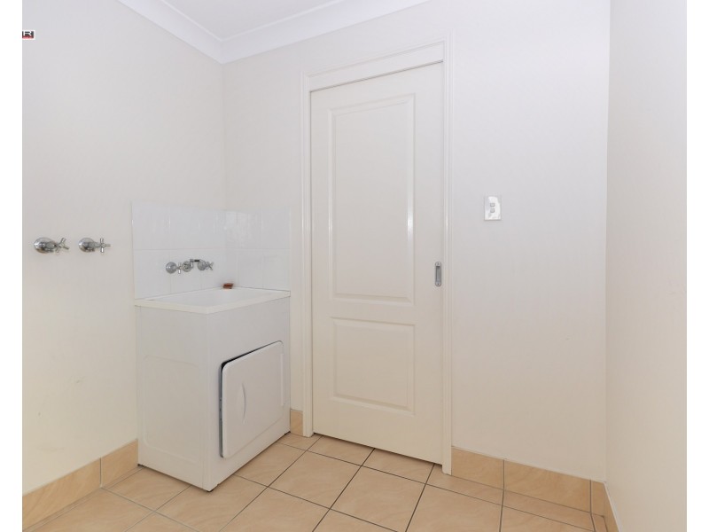 1/4 Pilbara Way, Burrum Heads QLD 4659