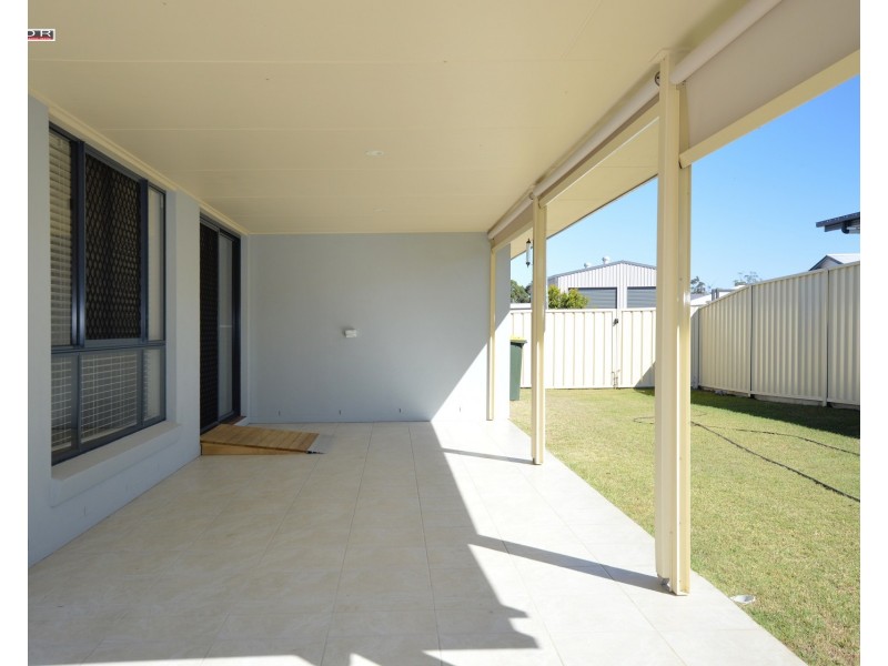 1/4 Pilbara Way, Burrum Heads QLD 4659