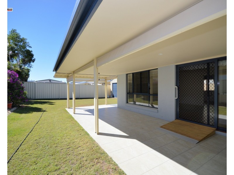1/4 Pilbara Way, Burrum Heads QLD 4659
