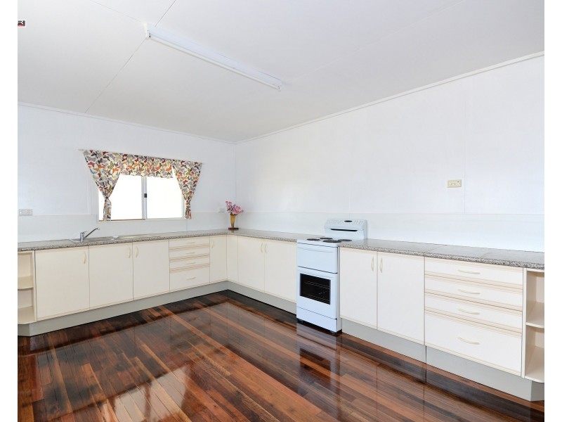 43 Hunter Street, Torbanlea QLD 4662