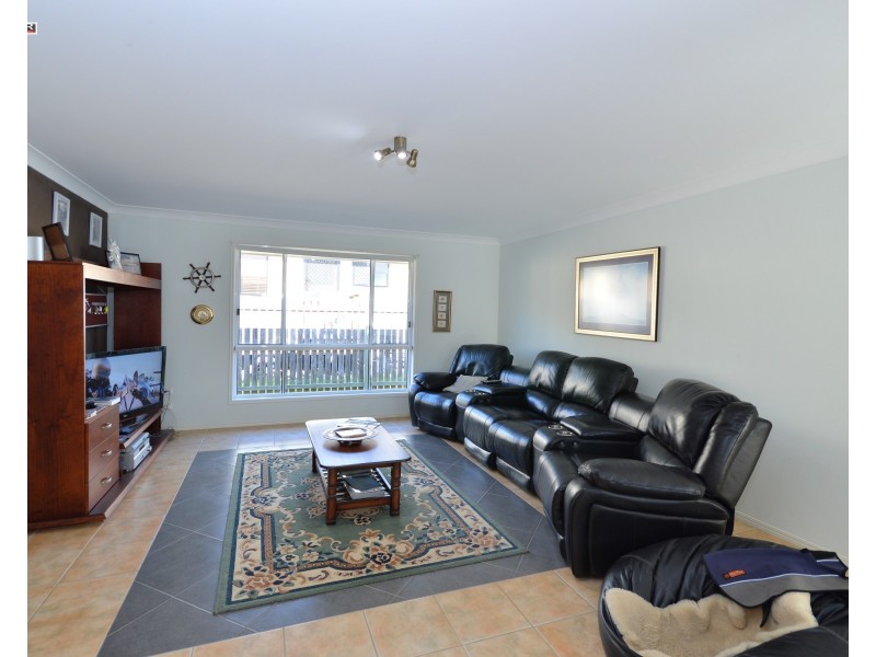 14 Lakeside Drive, Burrum Heads QLD 4659